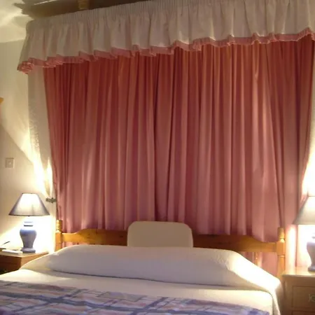 The Coach House Pensionat 3*