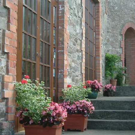 The Coach House 3*