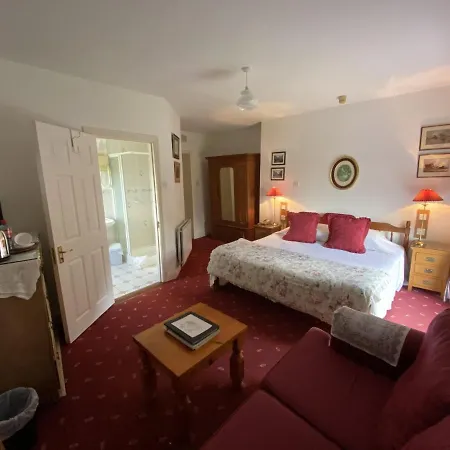 The Coach House Guest house 3*